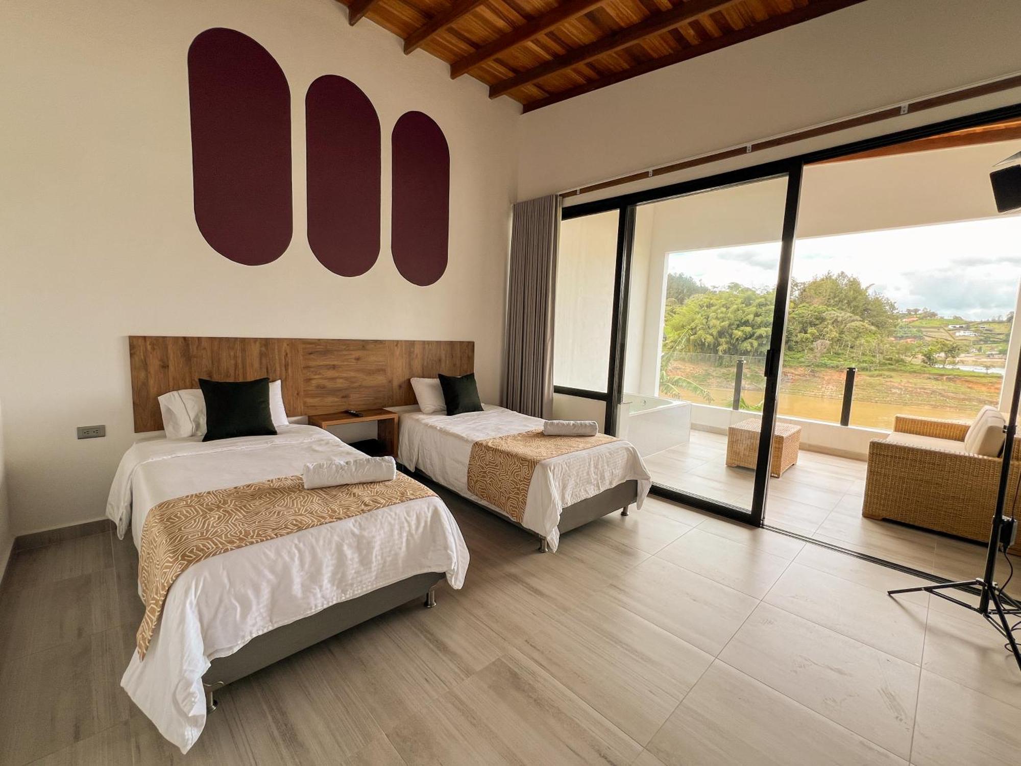 Viajero Guatape Hostel & Lake Club Extérieur photo