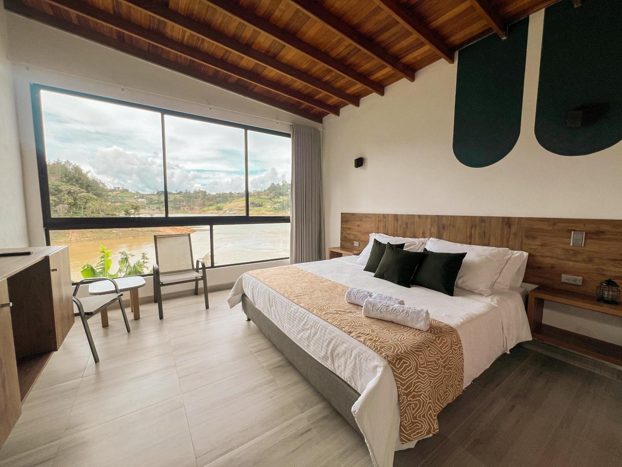 Viajero Guatape Hostel & Lake Club Extérieur photo