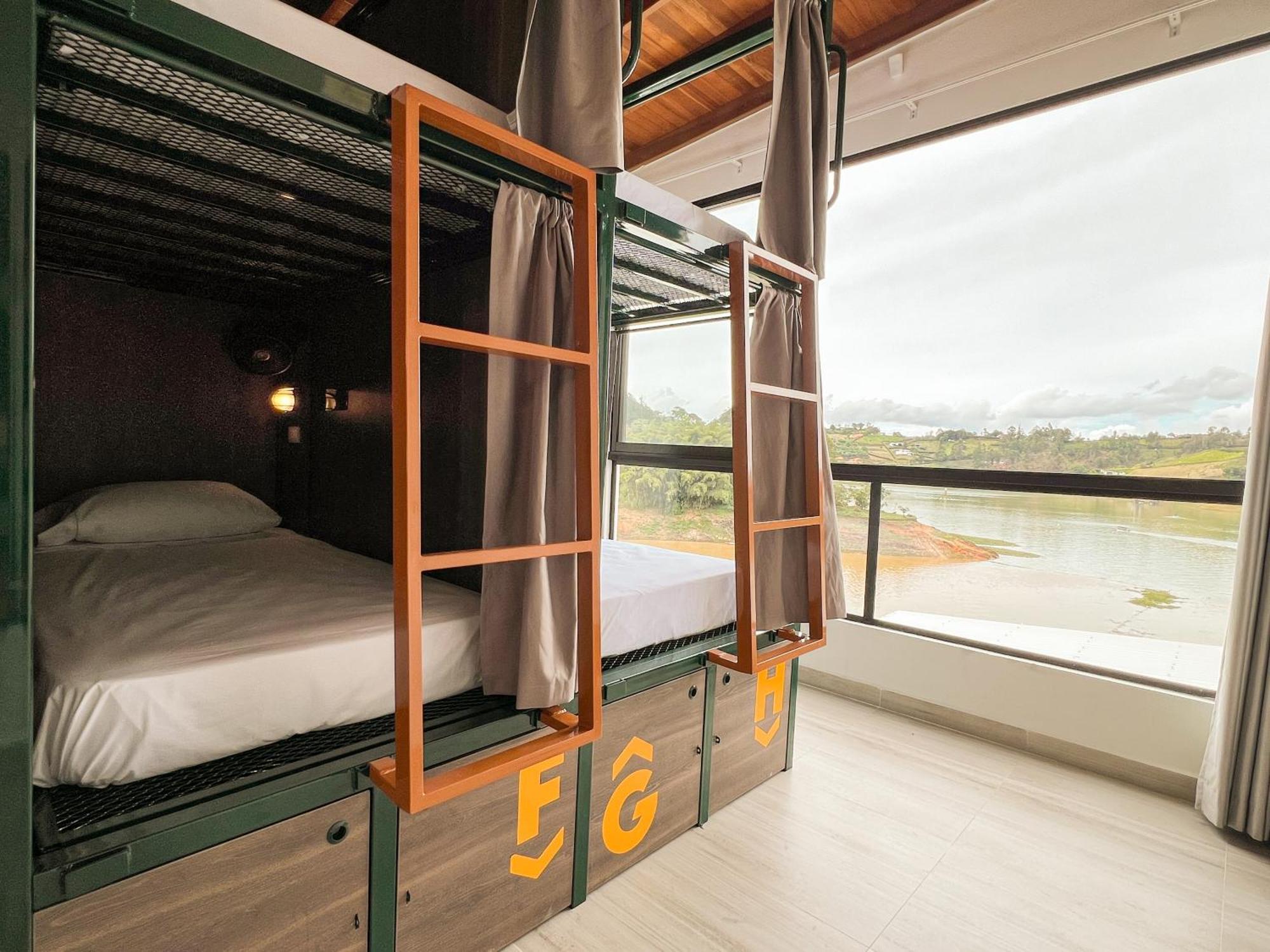 Viajero Guatape Hostel & Lake Club Extérieur photo